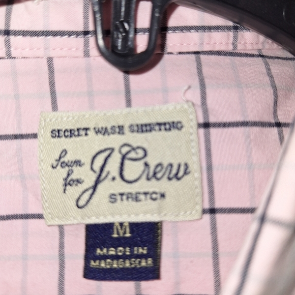 A J. Crew Classic long sleeve button-down shirt in a mens size medium - Picture 3 of 9